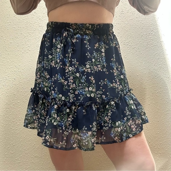 mi ami Dresses & Skirts - Mi Ami Feminine Ruffle Blue Floral Stretch Comfort Waistband Skirt Large